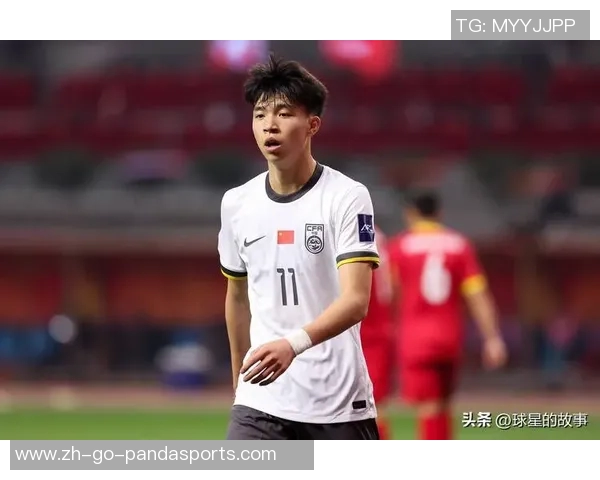 国足球星过人技艺解析：从技术细节到比赛实战的完美展现